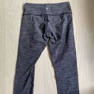 Lulu Lemon Snake Print Cropped Leggings